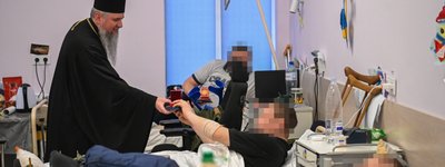 Предстоятель ПЦУ у Житомирі провідав поранених воїнів та відкрив благодійний захід на підтримку ЗСУ