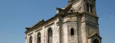 На Миколаївщині прокуратура вимагає передати занедбану кірху у комунальну власність