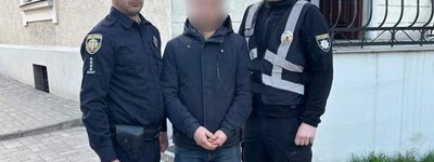 Поліція затримала чоловіка, який облив скульптуру Божої Матері на Львівщині