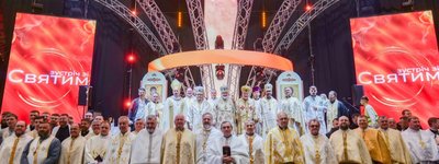 Понад чотири тисячі вірних двох католицьких обрядів зібралися у Львові для спільної молитви