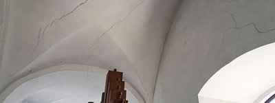 Під час обстрілу Дубна на склепінні костелу утворилися великі тріщини