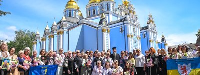 Предстоятель ПЦУ зустрівся з рідними захисників України