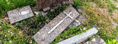 У Польщі судять священика, який зрівняв із землею протестантський цвинтар
