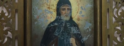 Священик передав Тернопільському музею латунну хоругву кінця ХІХ століття