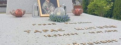 На Львівщині поглумились над могилою Героя України. Поліція встановлює обставини