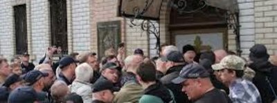 У Свято-Троїцькому храмі у Кременчуці знайшли нові календарі з російським Патріархом Кирилом