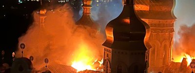 Братії лаври та рятувальникам вдалося зберегти від пожежі давні ікони та антимінси