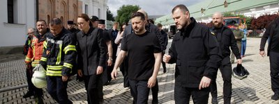 Зеленський відвідав лавру і запевнив, що все відновимо