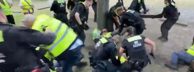 У Берліні поліція затримала польських ультраправих, які хотіли встановити хрест біля Рейхстагу