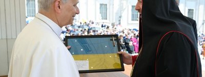 Cardinal Mykola Bychok Presents Pope Leo XIV with Gifts from a Ukrainian Soldier