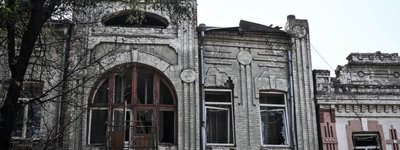 Росіяни вдарили дроном по історичних будинках у Запоріжжі: пошкоджена синагога