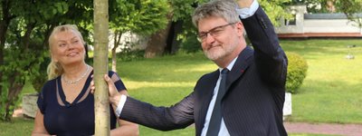 На території «Софії Київської» висадили дуб на честь королеви Франції Анни Ярославни