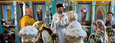 Олександр Дмитрук у храмі святих першоверховних апостолів Петра і Павла. Село Високе, Житомирський район, 30 червня 2026 року. 