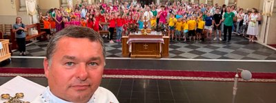 о. Тарас і учасники "Веселих канікул" у храмі Покрови Пресвятої Богородиці у Львові
