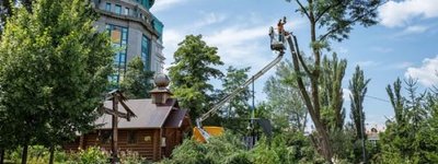 У Києві біля каплиці УГКЦ розпочали облаштовувати оновлений меморіал Героям Небесної Сотні