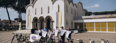 Громада УГКЦ в Римі передала велосипеди з велогонки «Giro d’Italia» постраждалим в Україні