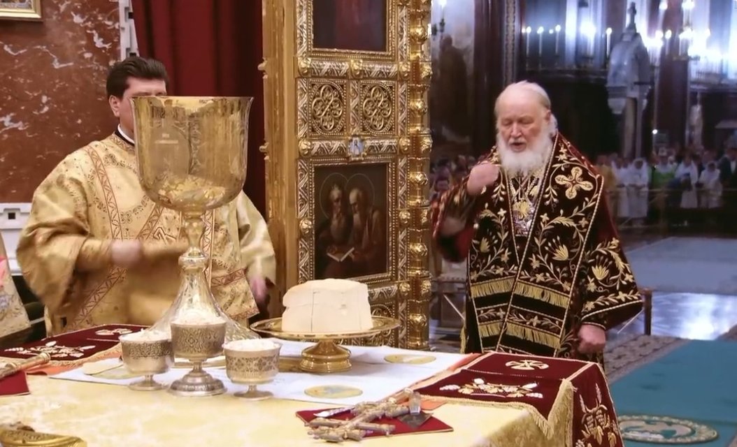 Вигляд Агнця на службі московського патріарха кіріла ґундяєва (стоп-кадр з відеозапису) - фото 173185