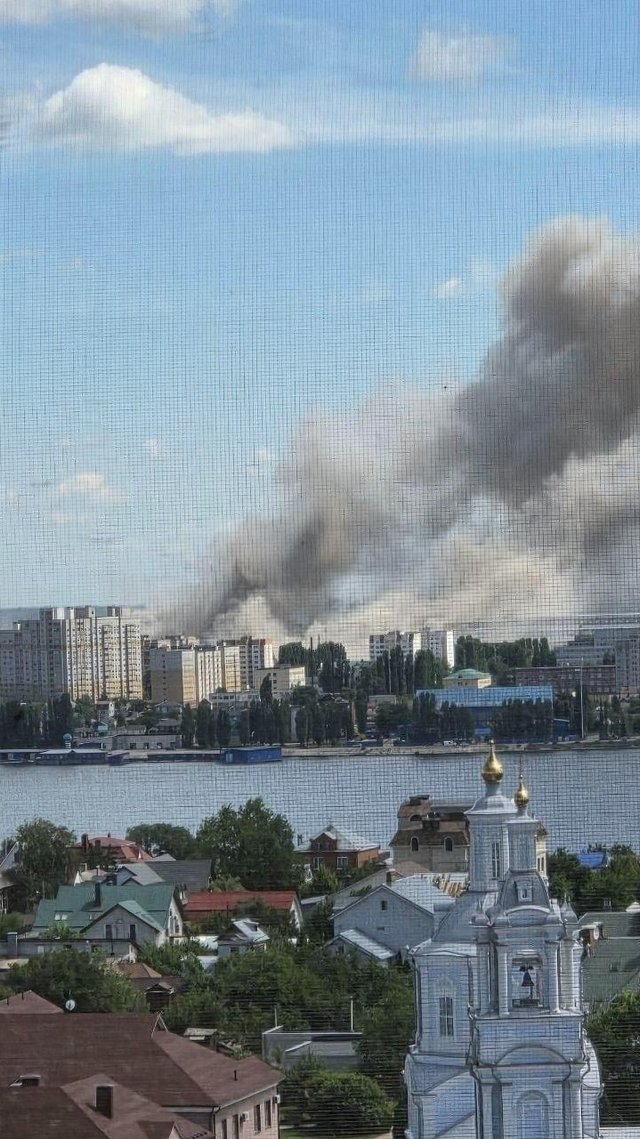 Вид на пожежу через Введенську церкву варонєжа - 172446 Вид на пожежу через Введенську церкву варонєжа - фото 172446