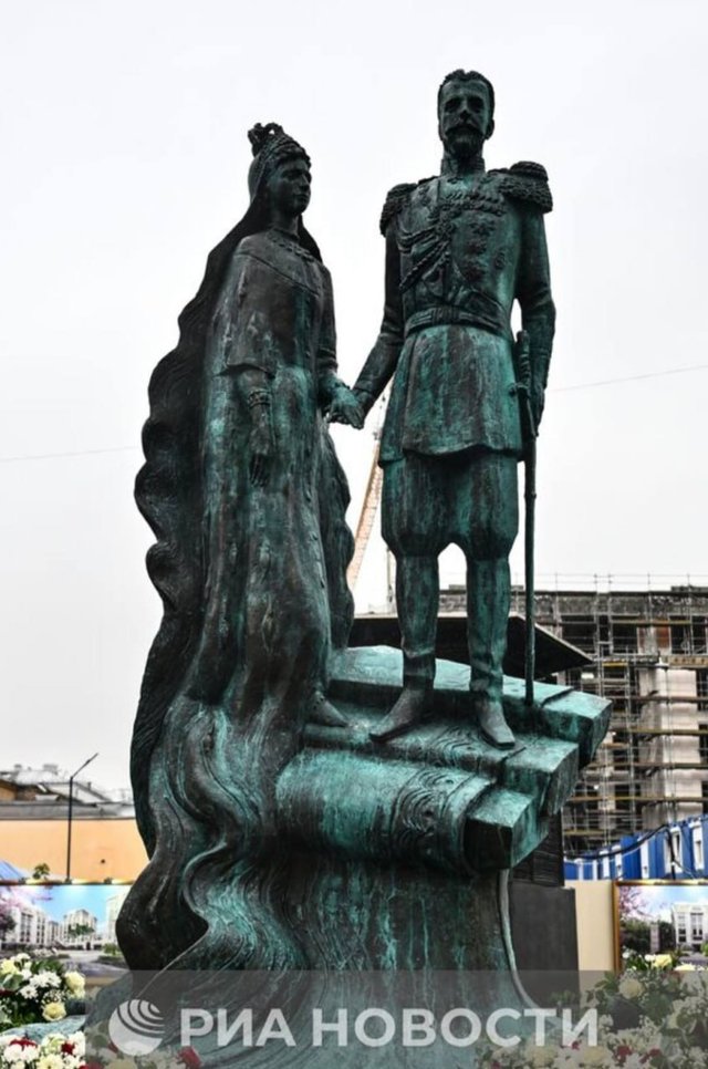 Русскій мір у центрі Чернівців на 4-му році повномасштабної війни - фото 149899