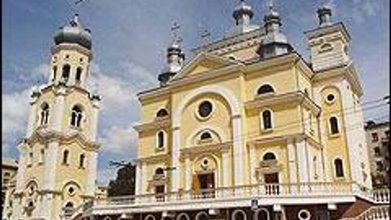 Успенская церковь Тернополя 15 лет тому назад восстала из пепла - фото 1