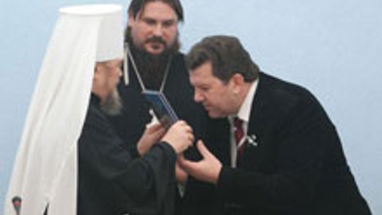 Патриарх Кирилл наградил церковными орденами руководителей Крыма - фото 1