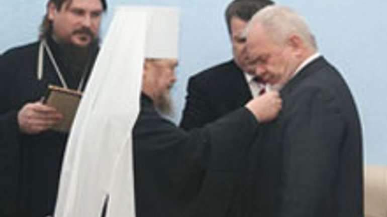 Head of Russian Church Awards Crimean Top Officials - фото 1