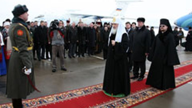 Предстоятель РПЦ Патриарх Кирилл прибыл в Украину - фото 1
