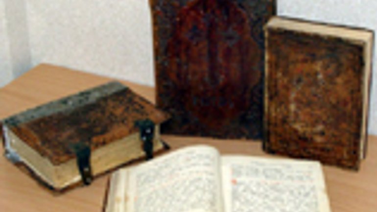 На выставке в Харькове - редкие издания Библии из коллекции священнослужителя - фото 1