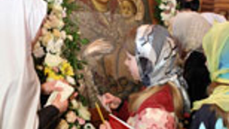 Вифлеємській іконі Божої Матері вклонились близько 200 тис. віруючих - фото 1
