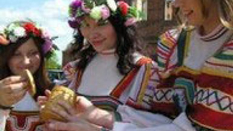 Общество украинских студентов-католиков «Обнова» свой юбилей отметит этнодуховным фестивалем «Обнова-ФЕСТ – 2010» - фото 1