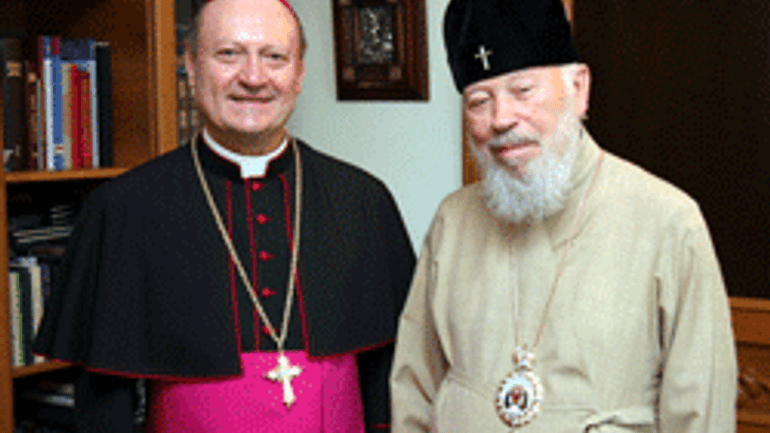 Про можливий візит Папи Римського в Україну йшлося на зустрічі Предстоятеля УПЦ з архиєпископом Джанфранко Равазі - фото 1