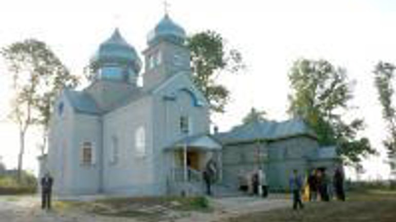 У Мусорівцях на Збаражчині поділили храми між УПЦ КП та УПЦ - фото 1