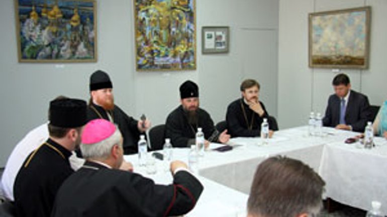 Христианские Церкви Украины выразили негативное отношение к греху гомосексуализма - фото 1