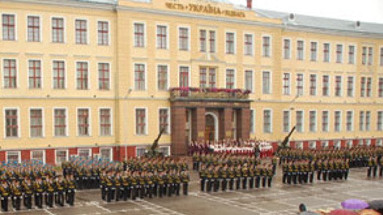 Випуск в Академії сухопутних військ у Львові супроводжувався міжконфесійною молитвою - фото 1