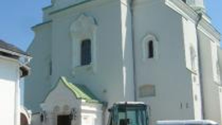 Зимнівський монастир падає у Лугу - фото 1