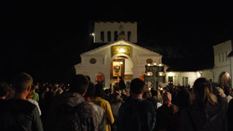 Pilgrimage to Univ Monastery: Prayer for Ukraine - фото 1