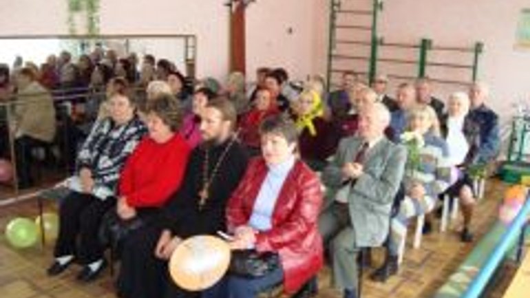 В епархиях УПЦ отметили День пожилых людей - фото 1