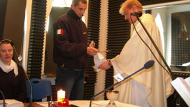 "Радіо Марія" 1 листопада вперше транслювало Месу зі студії - фото 1