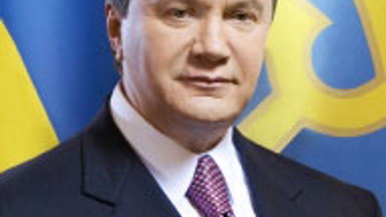 В. Янукович: Доземно вклоняюся пам’яті безневинно убієнних Голодомором - фото 1