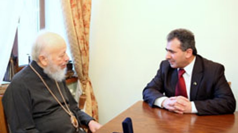 Предстоятель УПЦ прийняв Посла Палестини в Україні - фото 1