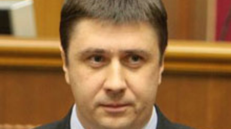 Народні депутати вимагають від Президента припинити політику дискримінації українських Церков - фото 1