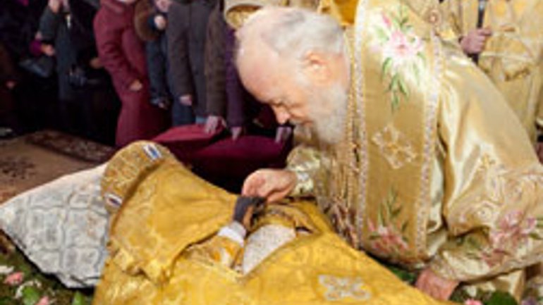 Митрополит Владимир молитвенно почтил память святителя Феодосия Черниговского - фото 1
