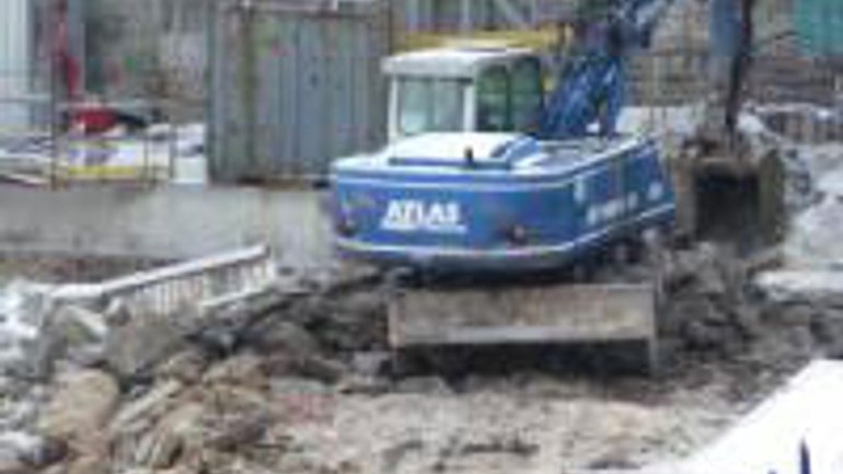 Заяви Азарова та рекомендації ЮНЕСКО не зупинили будівельних робіт у буферній зоні Софії - фото 1