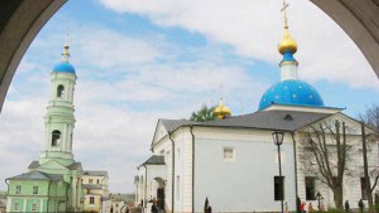 Російський монастир почав безкоштовно розсилати киянам SMS-настанови своїх старців - фото 1