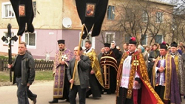 Католики й православні Волині спільною молитвою розпочали Великий тиждень - фото 1