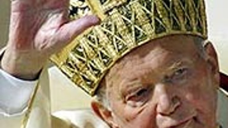 Труну з тілом Івана Павла ІІ вийнято з могили (відео) - фото 1
