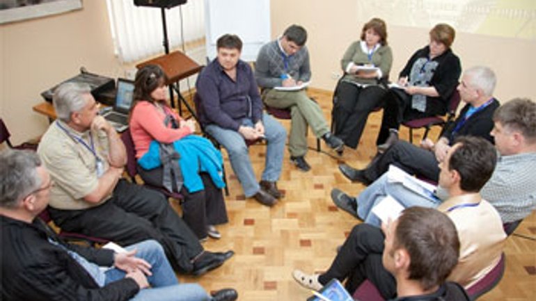 Перспективи національного усиновлення обговорили учасники саміту «Україна без сиріт» - фото 1