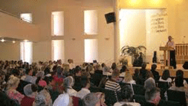Public Bible Reading Conducted in Church of Christians of Evangelical Faith in Kyiv - фото 1