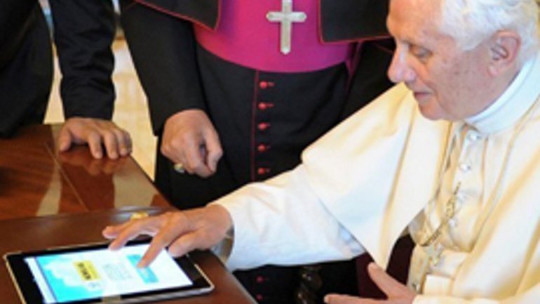 Папа Бенедикт XVI осваивает микроблог Twitter - фото 1