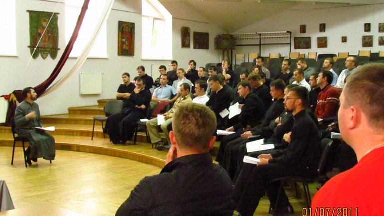 Семінаристи УГКЦ отримали сертифікати про завершення практичного місійного курсу - фото 1